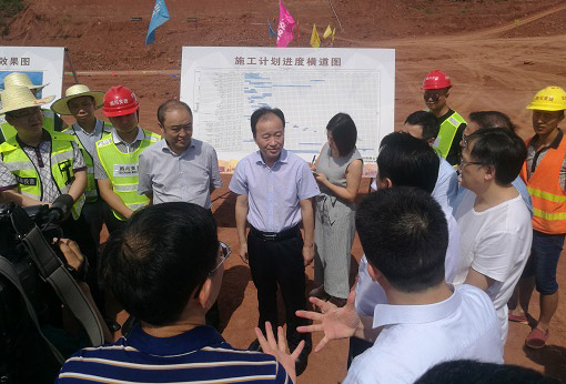 資陽(yáng)市市委副書記、市長(zhǎng)陳吉明赴建設(shè)公司承建嬌子大道西延線及綜合整治項(xiàng)目調(diào)研指導(dǎo)工作