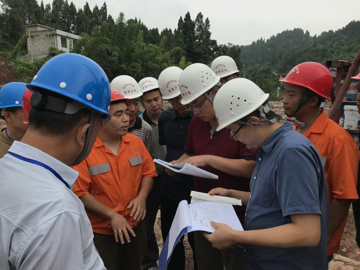 省交通運輸廳工程質(zhì)量監(jiān)督局督查組赴成資渝高速TJ6項目督查指導(dǎo)工作