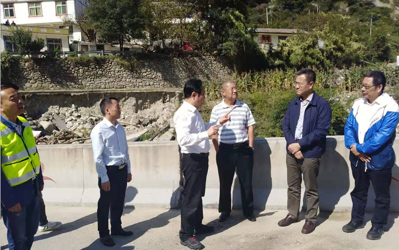 集團(tuán)公司黨委副書記、副董事長、總經(jīng)理馮文生赴都汶高速“8.20”泥石流災(zāi)害應(yīng)急搶險工程調(diào)研指導(dǎo)工作