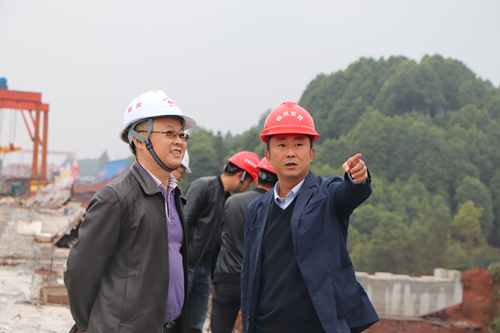 公司黨委委員、工會主席鄭植一行赴成宜高速項目部檢查勞動競賽開展情況
