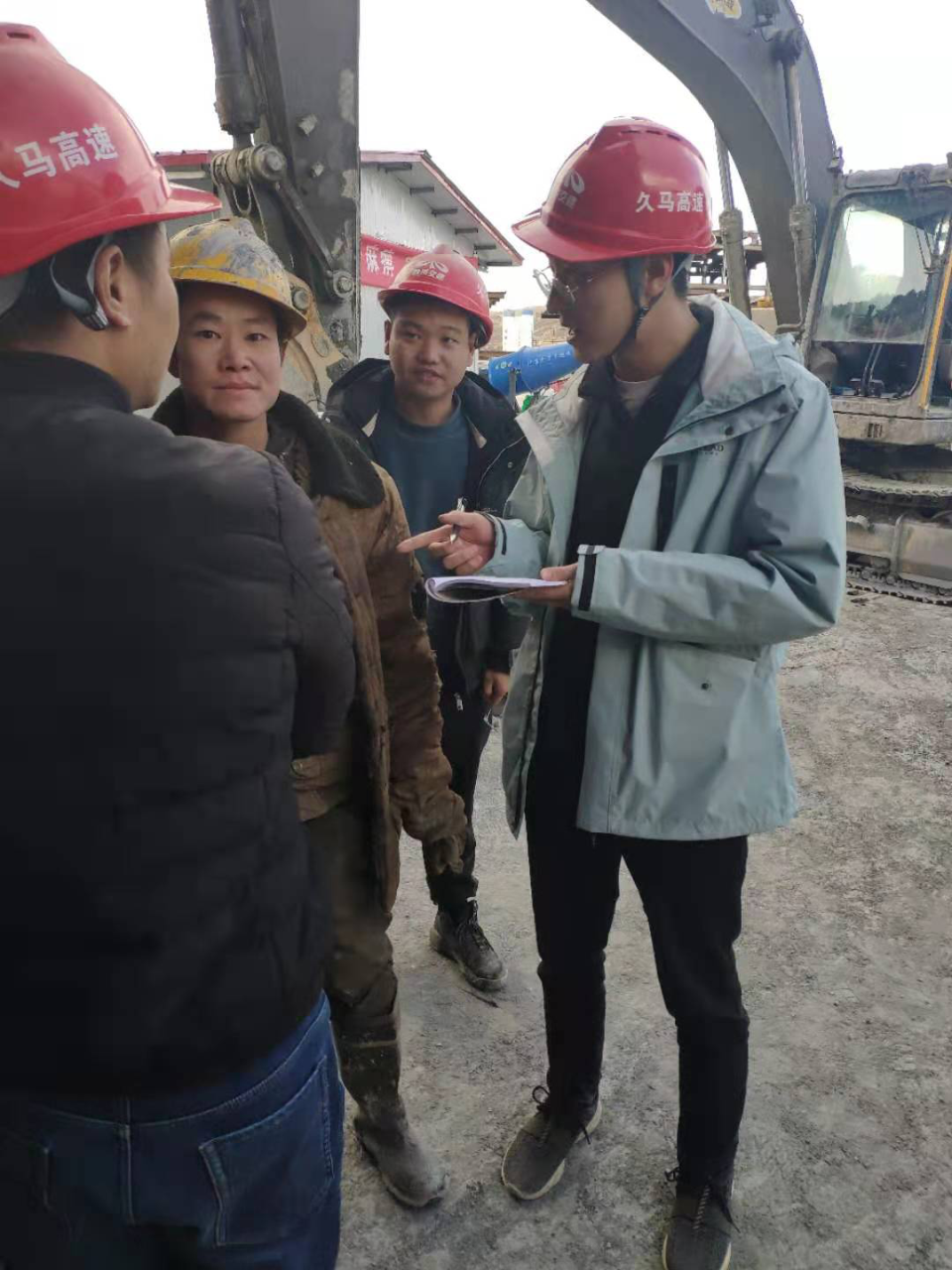“給農(nóng)民工兄弟一顆定心丸！”  ——久馬高速TJ8項目部深入工區(qū)核實民工工資發(fā)放情況