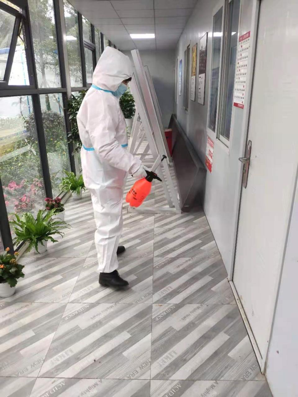 疫情當前 彰顯黨員風采