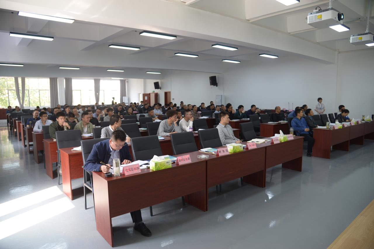 充電學(xué)習(xí)！沿江高速項目開展2021年公路工程橋隧安全生產(chǎn)工作專題培訓(xùn)