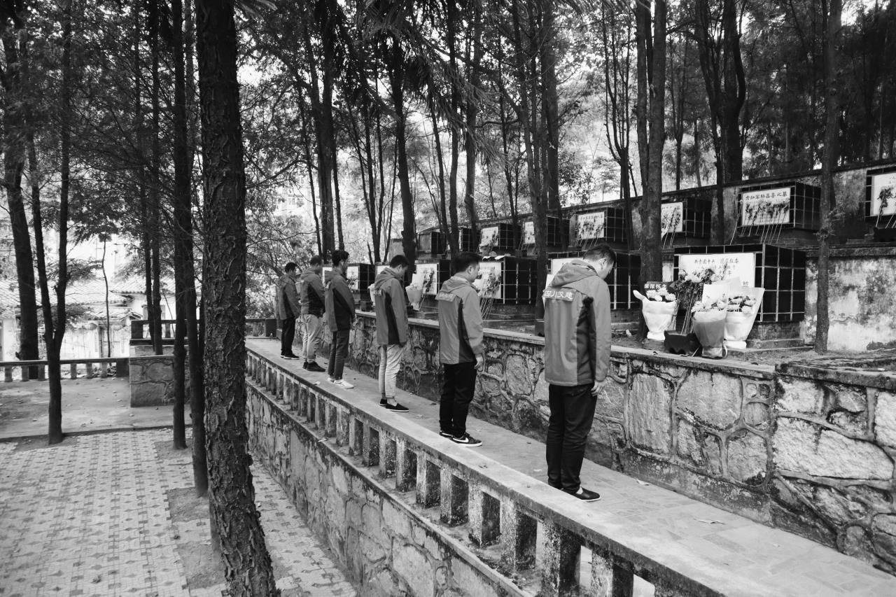 掃墓現(xiàn)場2.jpg