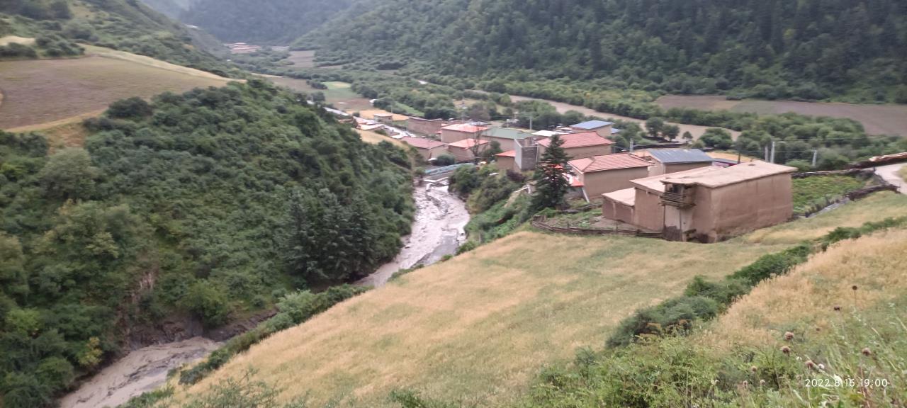 抗洪救災，齊心協力奔赴第一線